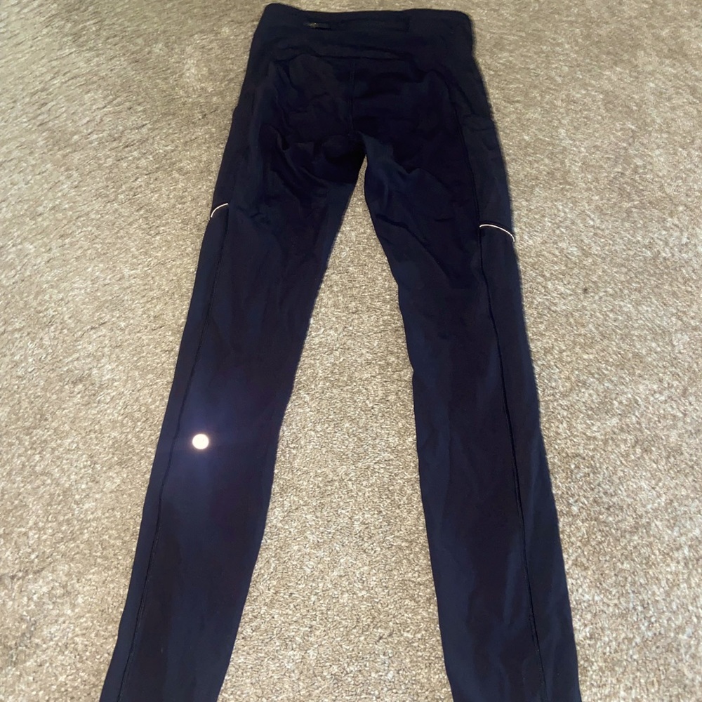 Color: black 
Size: 2
Brand: Lululemon
Condition: worn once
